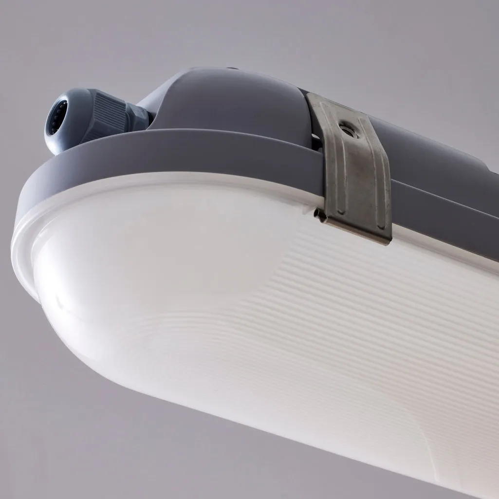 8' LINEAR VAPOR PROOF W/SENSOR - R1