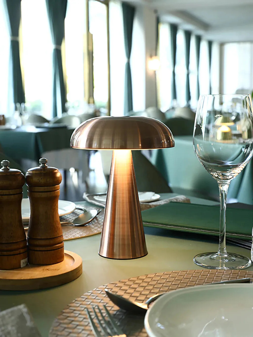 ANKUR UNPLUGGED ZEN LUME WIRELESS MUSHROOM SHAPED TABLE LAMP