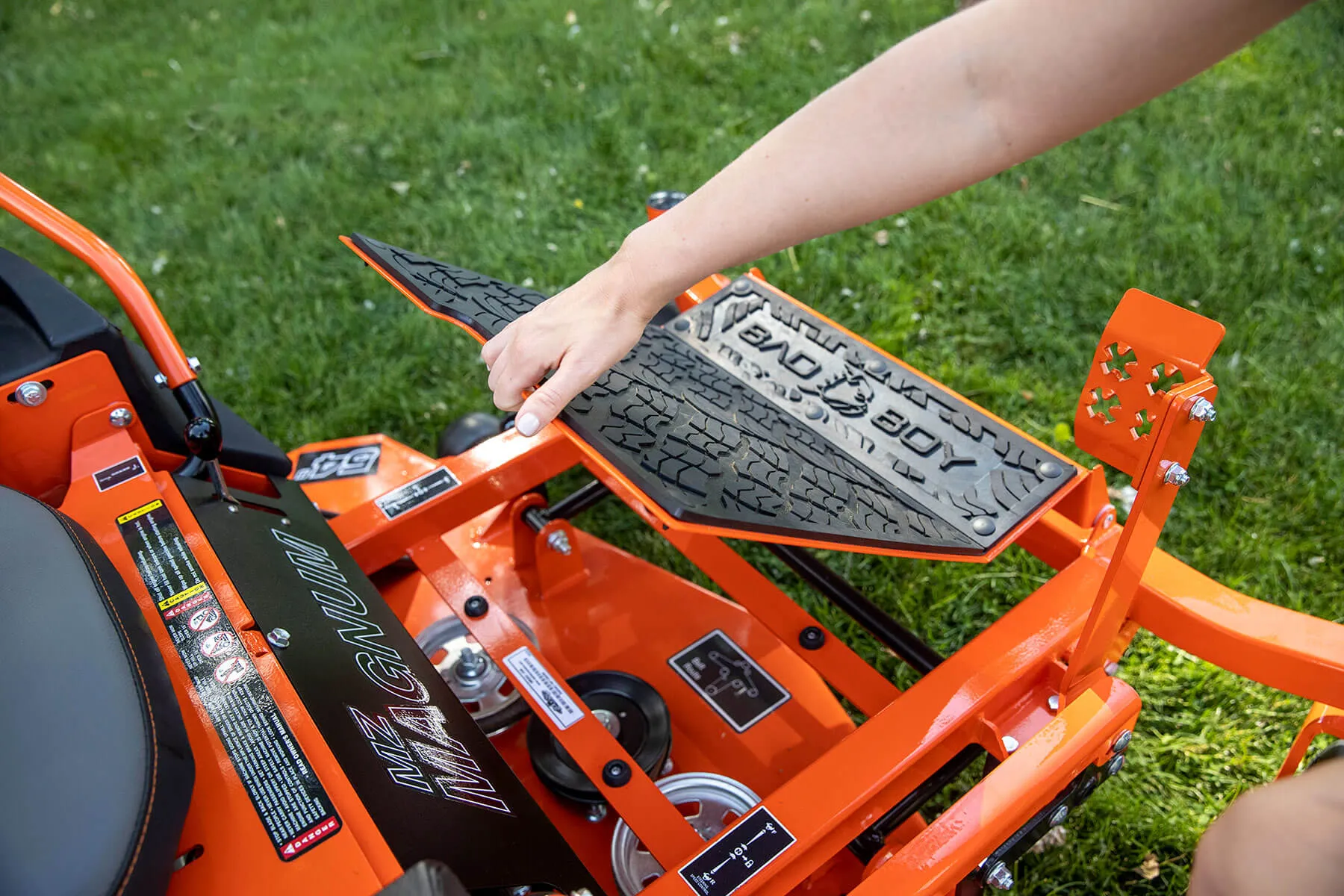 Bad Boy MZ Magnum 54" Residential Zero-Turn Mower w/ 25hp Kohler 7000