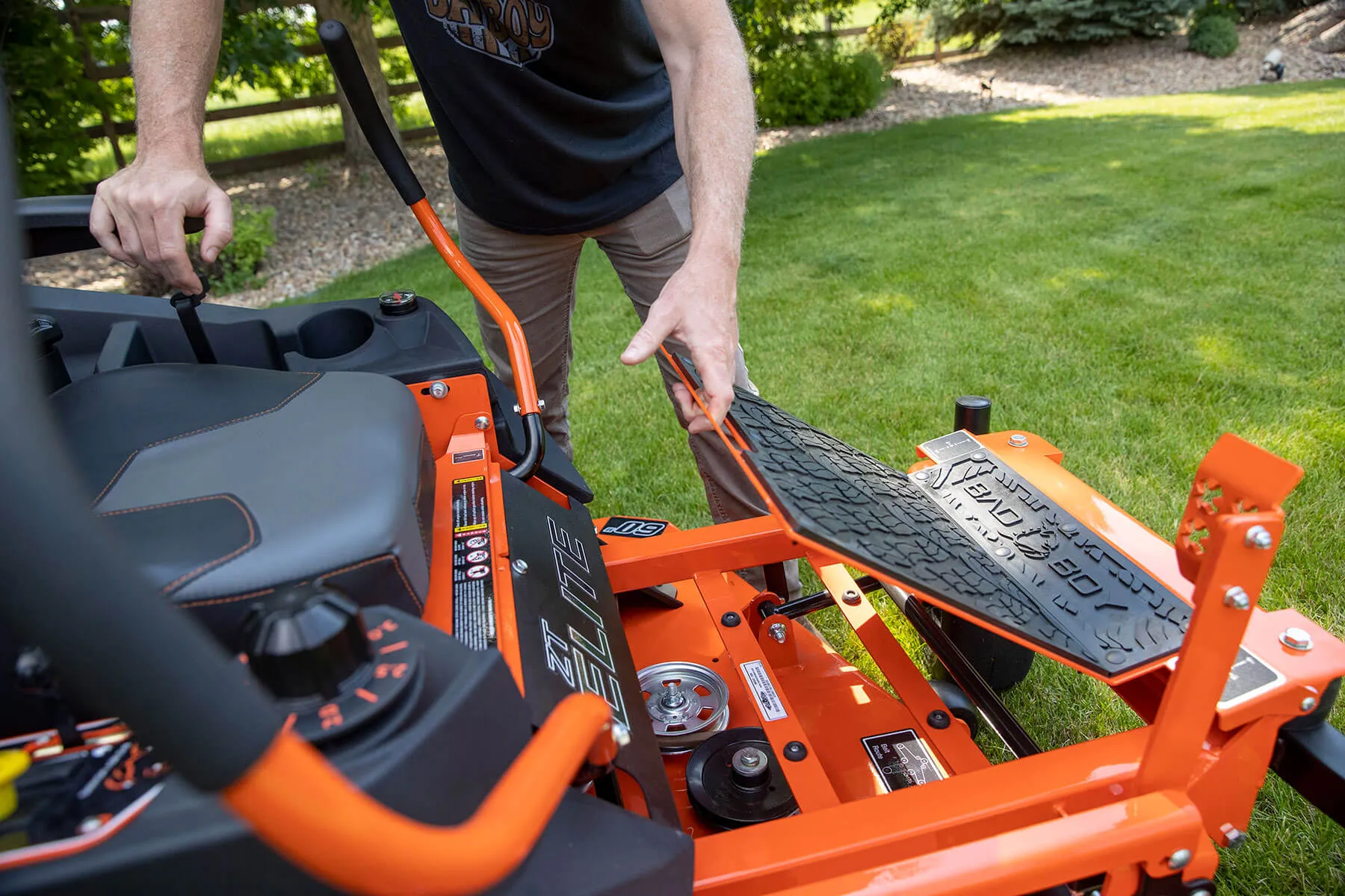 Bad Boy ZT Elite 48" Residential Zero-Turn Mower w/ 25hp Kohler 7000