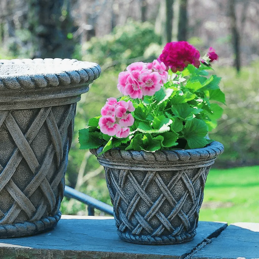 Campania International English Weave Small Planter