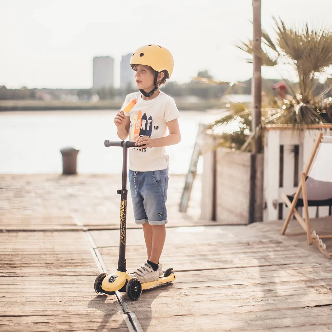Scoot and Ride Scooter - Highwaykick 3 LED in Lemon