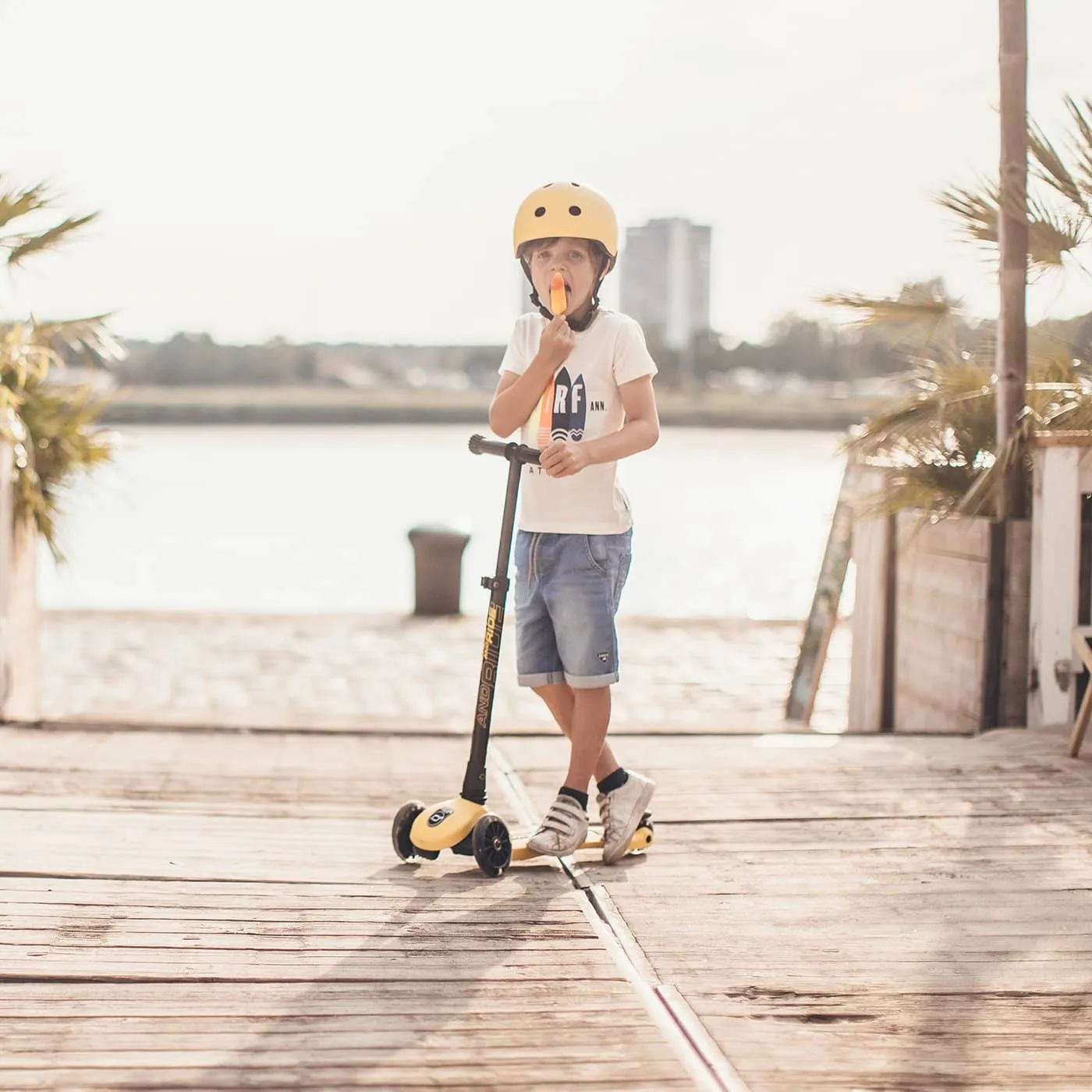 Scoot and Ride Scooter - Highwaykick 3 LED in Lemon