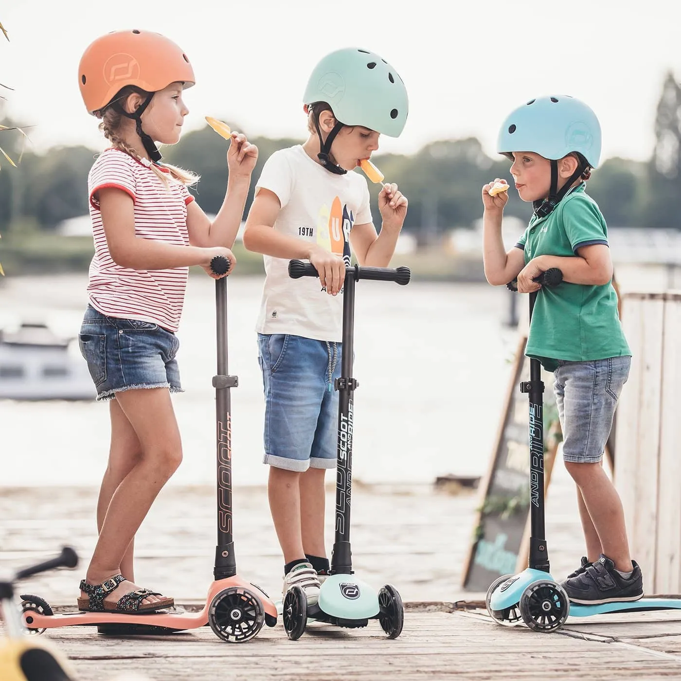 Scoot and Ride Scooter - Highwaykick 3 LED in Peach