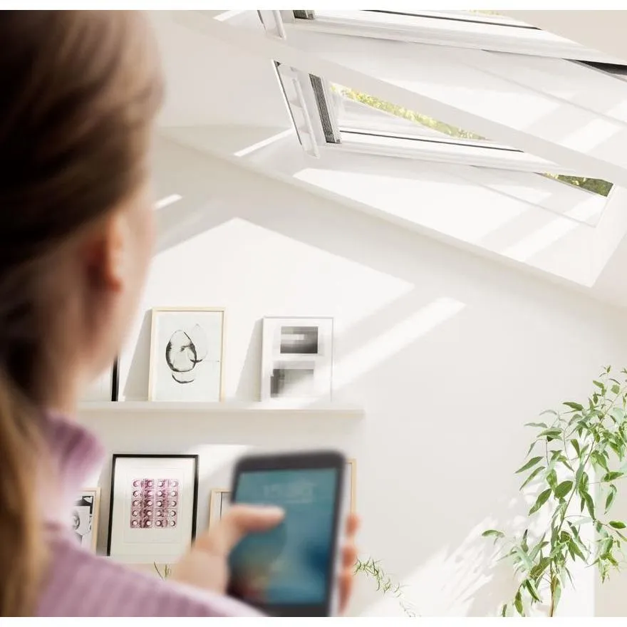 VELUX GGL UK10 307021U Pine INTEGRA® Electric Window (134 x 160 cm)