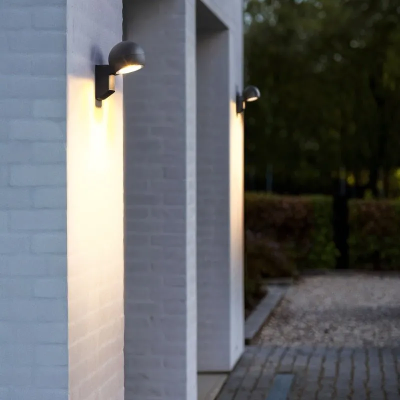 Ventus Outdoor Wall Lamp