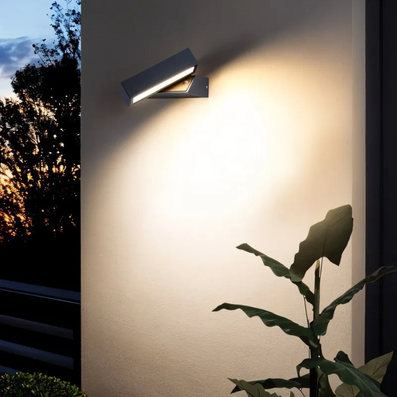 Veritas Wall Lamp